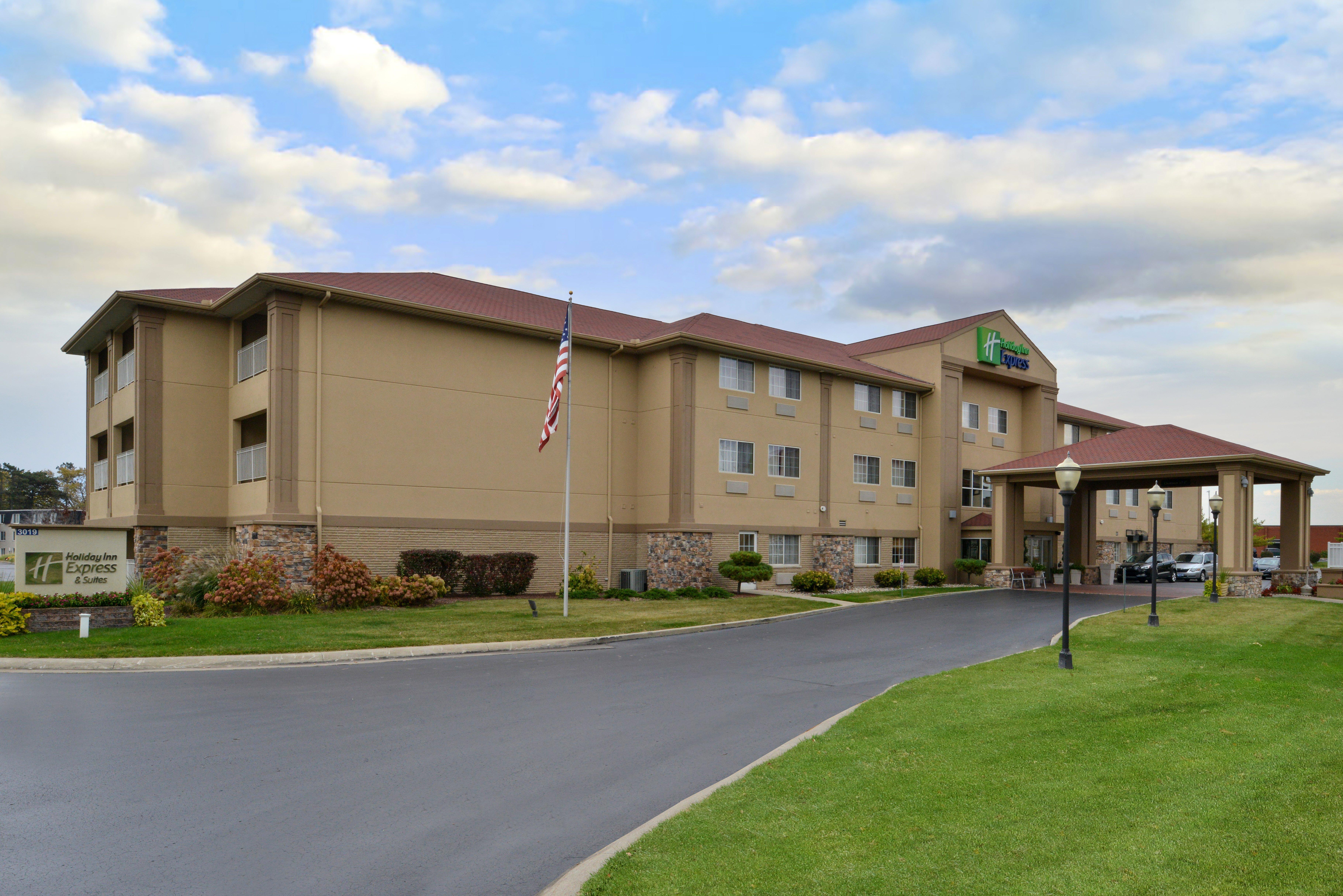 Holiday Inn Express Hotel & Suites-Saint Joseph, An Ihg Hotel Exterior photo