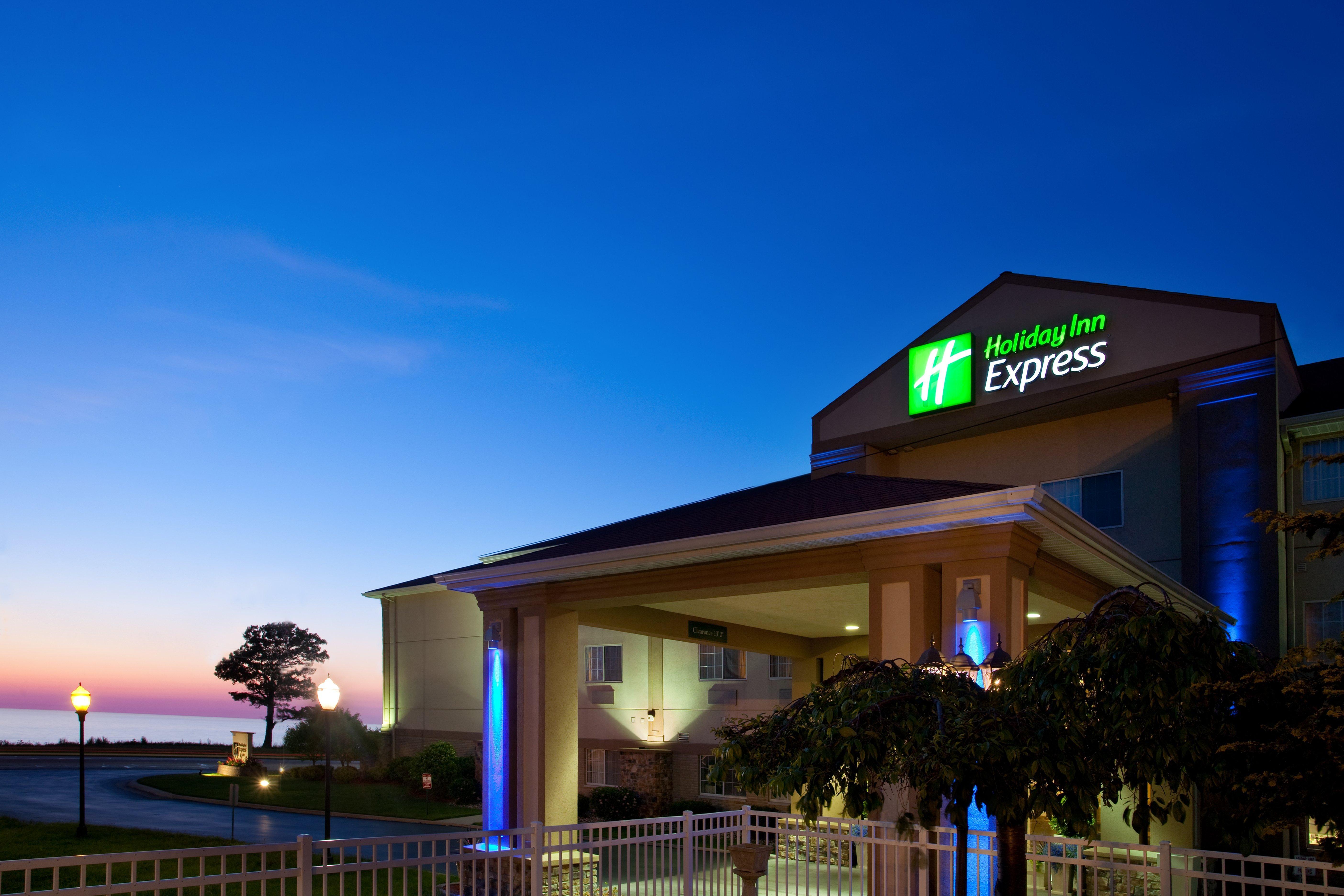 Holiday Inn Express Hotel & Suites-Saint Joseph, An Ihg Hotel Exterior photo